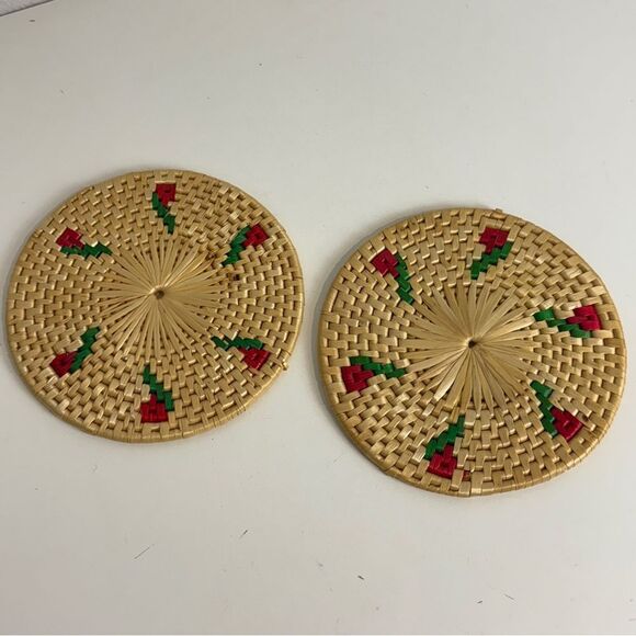 2 VTG Wicker Strawberry Trivets 7” - Picture 4 of 7